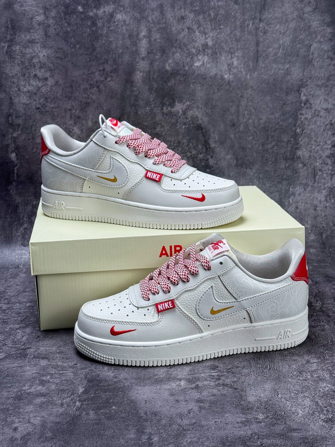 Nike Air Force 1 Low 07 白红双小勾满天星 SS1979-024