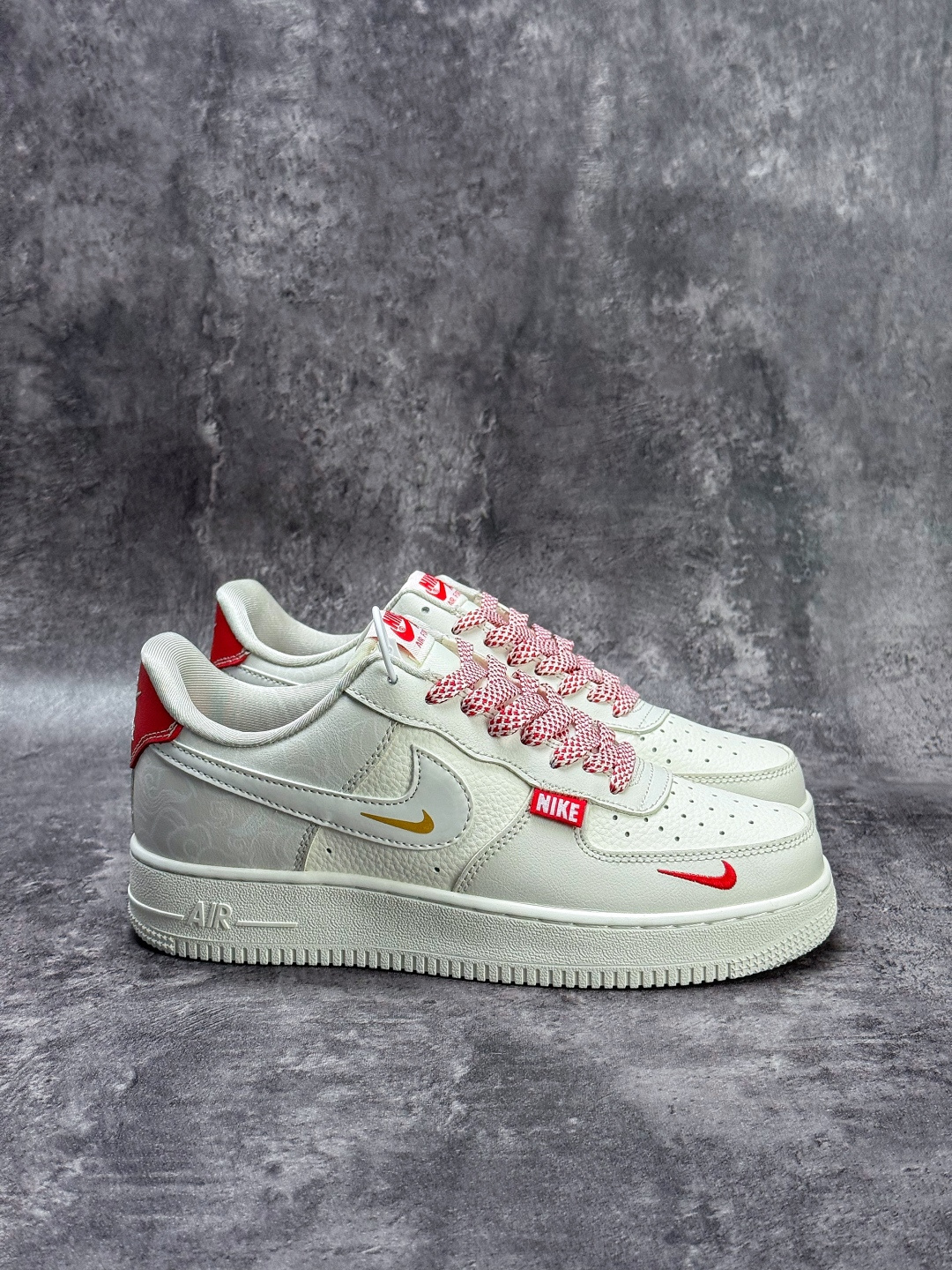 Nike Air Force 1 Low 07 白红双小勾满天星 SS1979-024