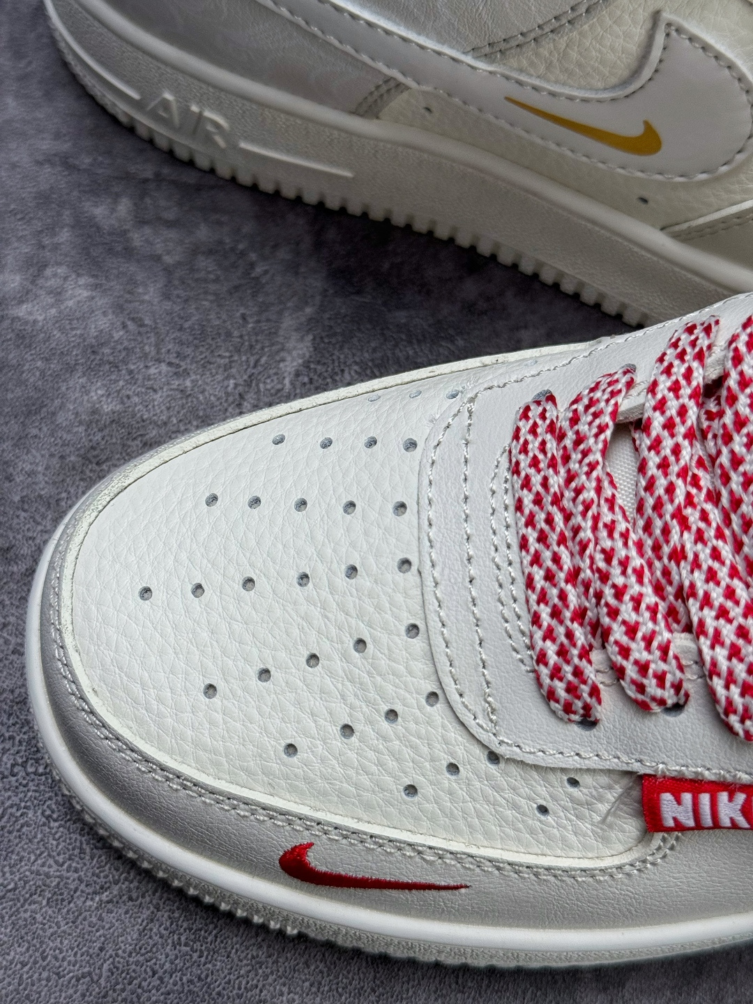 Nike Air Force 1 Low 07 白红双小勾满天星 SS1979-024