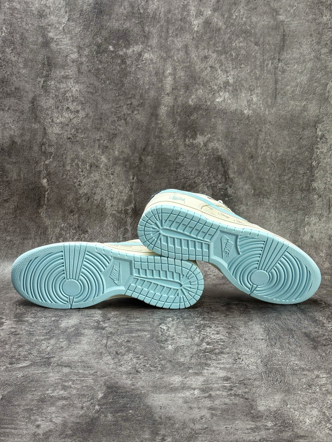 Nike SB Dunk Low x Stussy Hello Kitty 白蓝 SG6688-010-Top High Quatity Cheap Sneakers Fashion Clothing Clothes Bags handbags Shoes of all Brand wholesale With The best Quality And Beautiful Price from China Factory Chinese suppliers wholesaler seller Nike SB Dunk Low x Stussy Hello Kitty 白蓝 SG6688-010