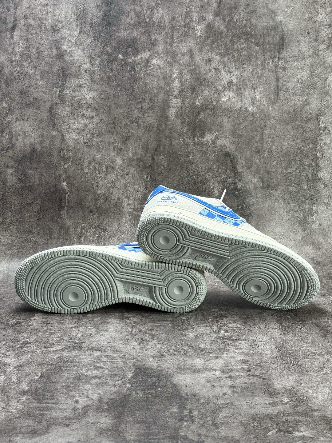 Nike Air Force 1 Low 07 x Balenciaga 灰蓝小勾满天星 SS1979-018-High Quatity Cheap Brand wholesale wholesaler seller Clothes Bags handbags Sneakers Top Fashion Clothing Shoes from China Factory Chinese suppliers best Quality Beautiful Price Nike Air Force 1 Low 07 x Balenciaga 灰蓝小勾满天星 SS1979-018