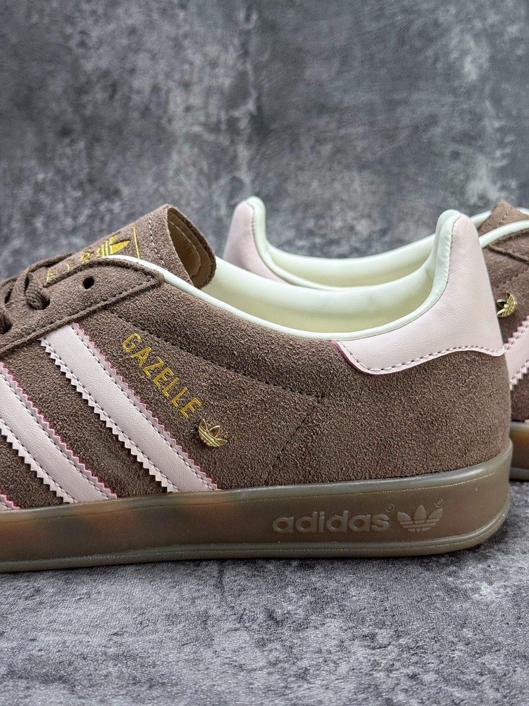 Adidas originals Gazelle Indoor W 复古单品 JR2431-High Quatity Cheap Brand wholesale wholesaler seller Clothes Bags handbags Sneakers Top Fashion Clothing Shoes from China Factory Chinese suppliers best Quality Beautiful Price Adidas originals Gazelle Indoor W 复古单品 JR2431