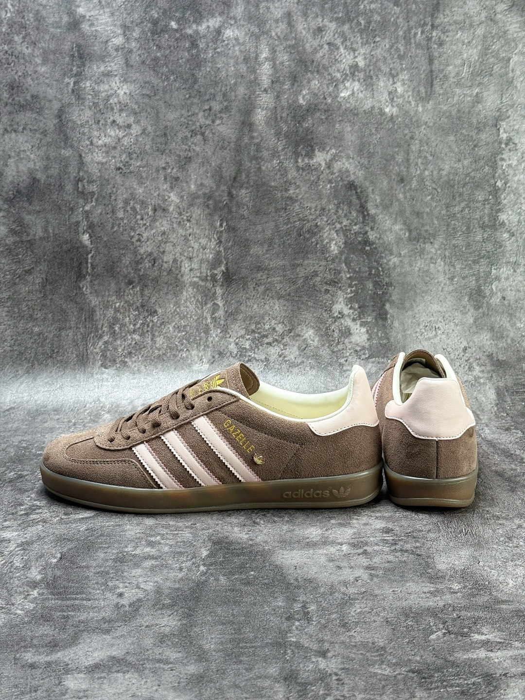 Adidas originals Gazelle Indoor W 复古单品 JR2431-High Quatity Cheap Brand wholesale wholesaler seller Clothes Bags handbags Sneakers Top Fashion Clothing Shoes from China Factory Chinese suppliers best Quality Beautiful Price Adidas originals Gazelle Indoor W 复古单品 JR2431