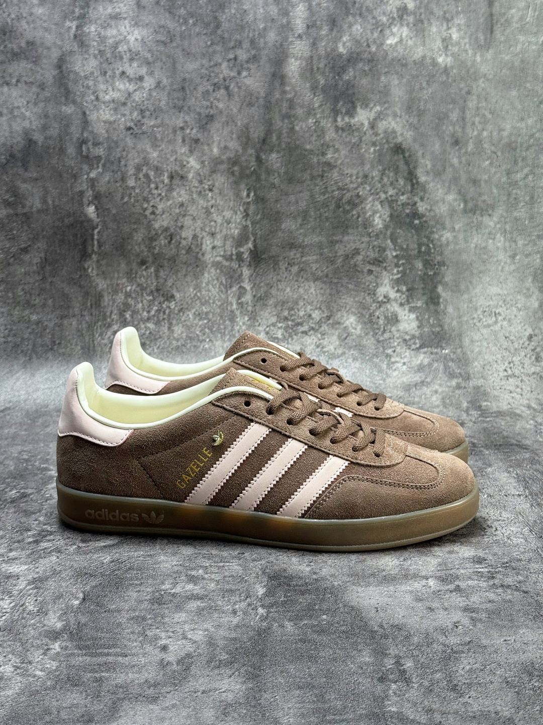 Adidas originals Gazelle Indoor W 复古单品 JR2431-High Quatity Cheap Brand wholesale wholesaler seller Clothes Bags handbags Sneakers Top Fashion Clothing Shoes from China Factory Chinese suppliers best Quality Beautiful Price Adidas originals Gazelle Indoor W 复古单品 JR2431