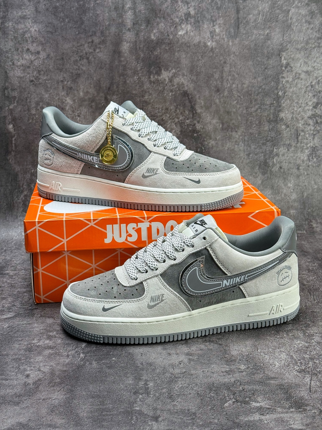 Nike Air Force 1 Low 07 深灰双小勾满天星 WY0655-102-High Quatity Cheap Brand wholesale wholesaler seller Clothes Bags handbags Sneakers Top Fashion Clothing Shoes from China Factory Chinese suppliers best Quality Beautiful Price Nike Air Force 1 Low 07 深灰双小勾满天星 WY0655-102