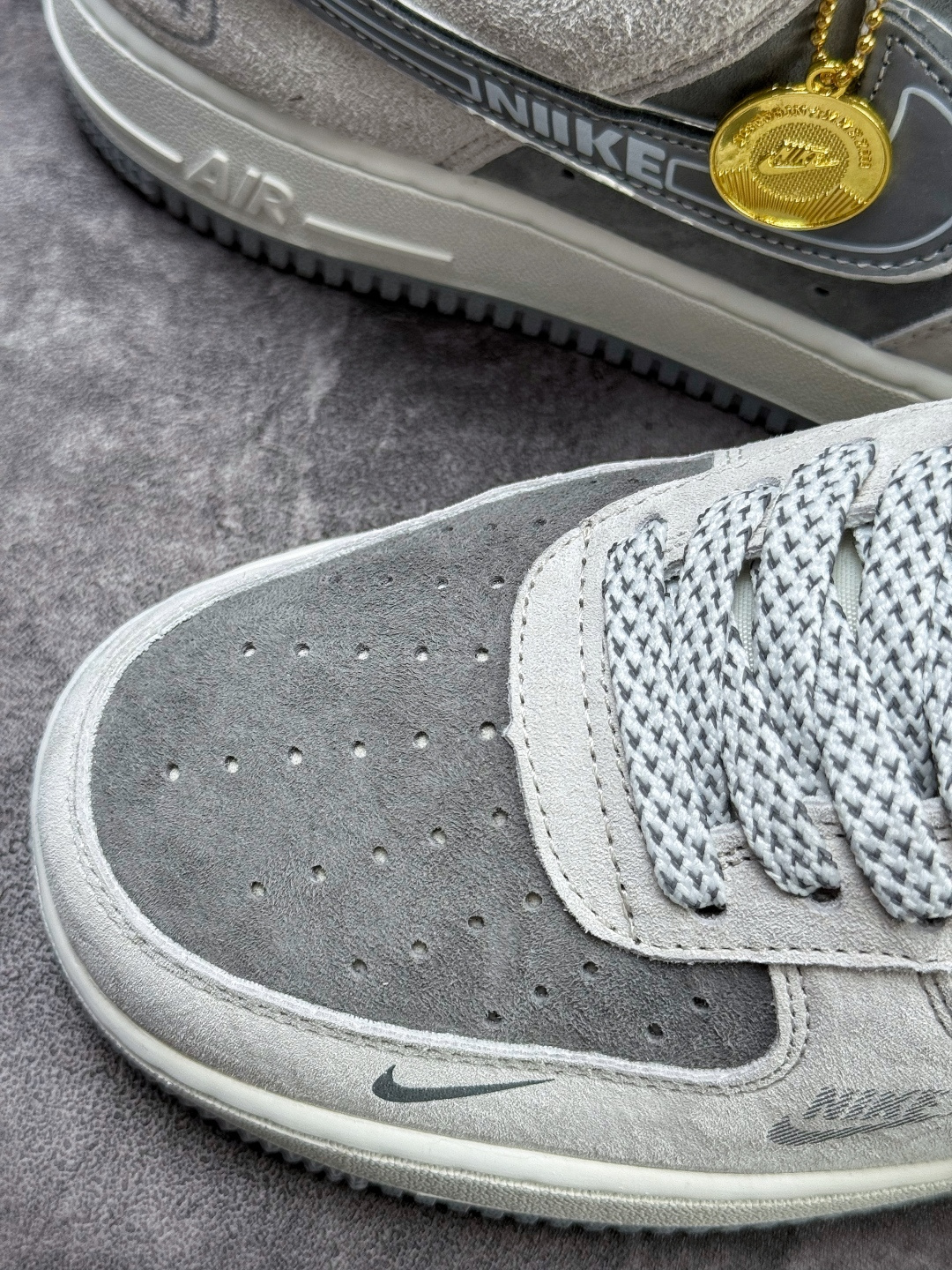 Nike Air Force 1 Low 07 深灰双小勾满天星 WY0655-102-High Quatity Cheap Brand wholesale wholesaler seller Clothes Bags handbags Sneakers Top Fashion Clothing Shoes from China Factory Chinese suppliers best Quality Beautiful Price Nike Air Force 1 Low 07 深灰双小勾满天星 WY0655-102