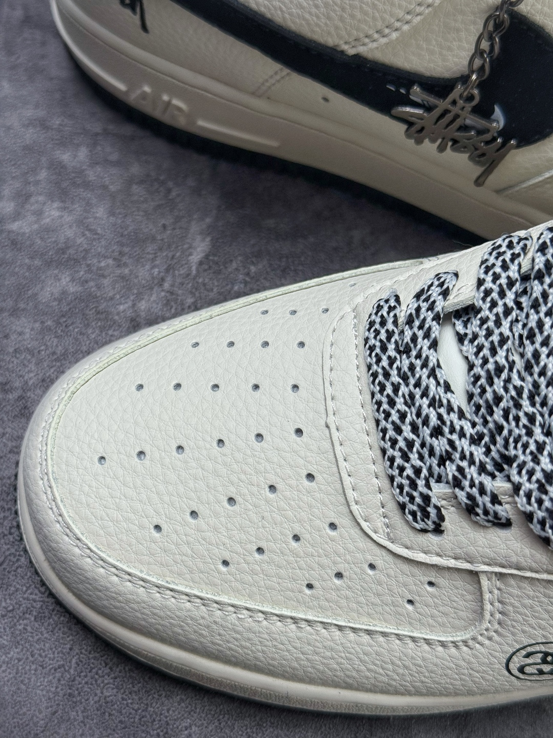 Nike Air Force 1 Low 07 x Stussy 白黑满天星 DN1688-820
