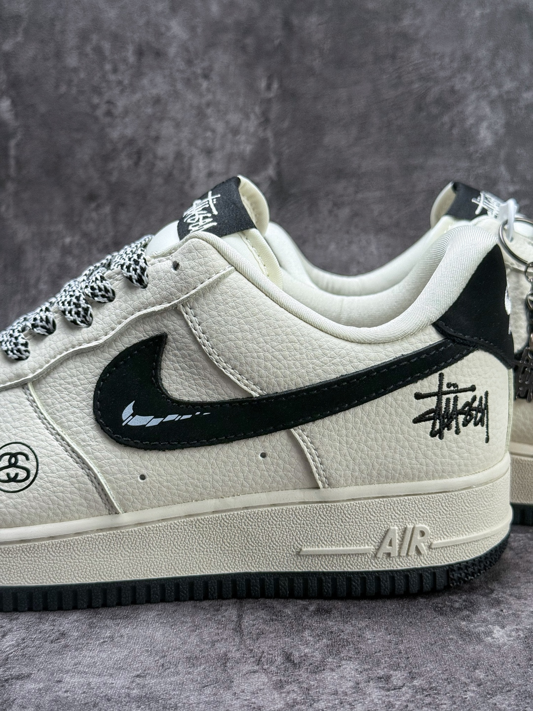 Nike Air Force 1 Low 07 x Stussy 白黑满天星 DN1688-820