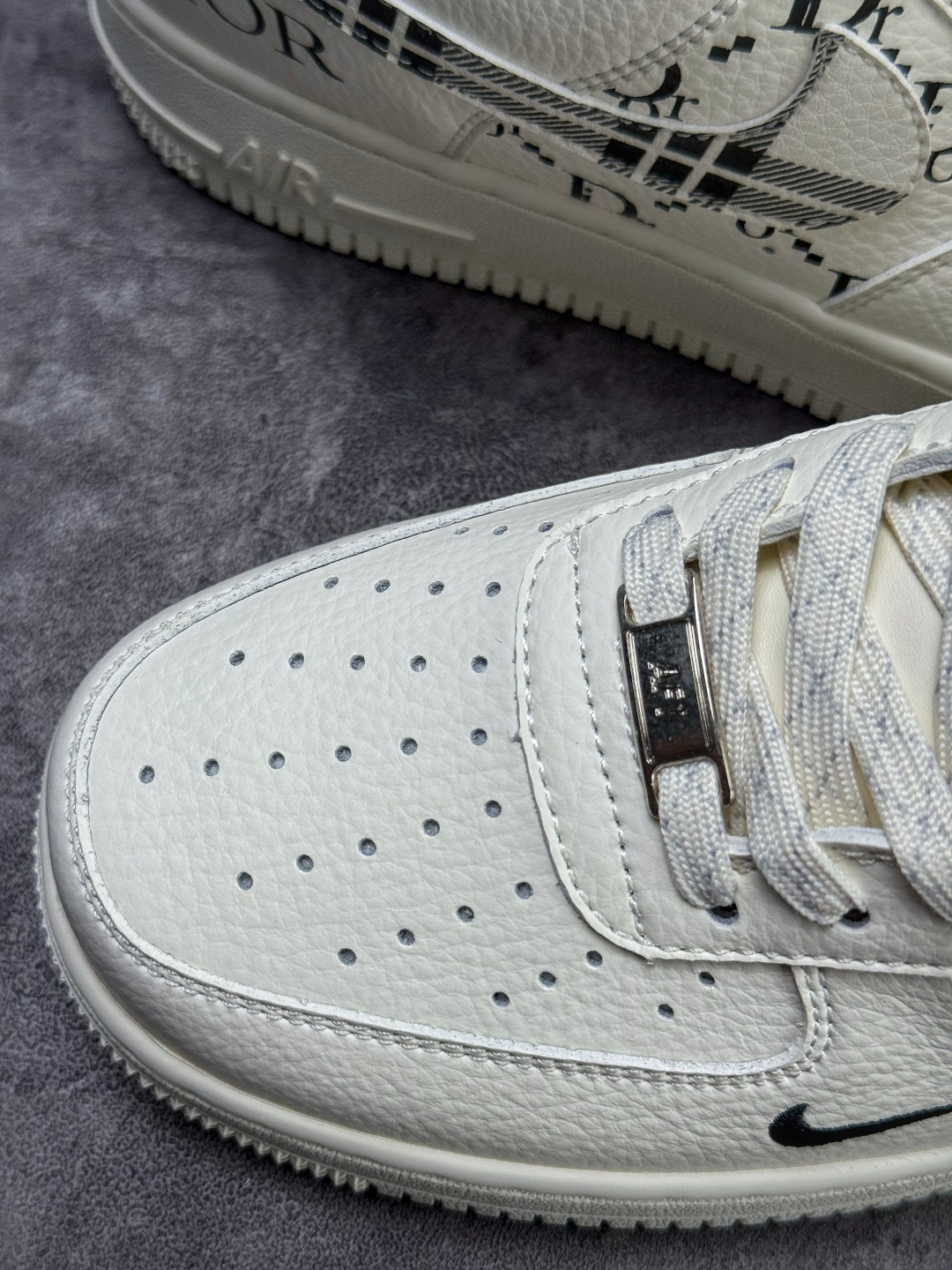 Nike Air Force 1 Low 07 x DIOR 白黑小勾 KG6699-F38