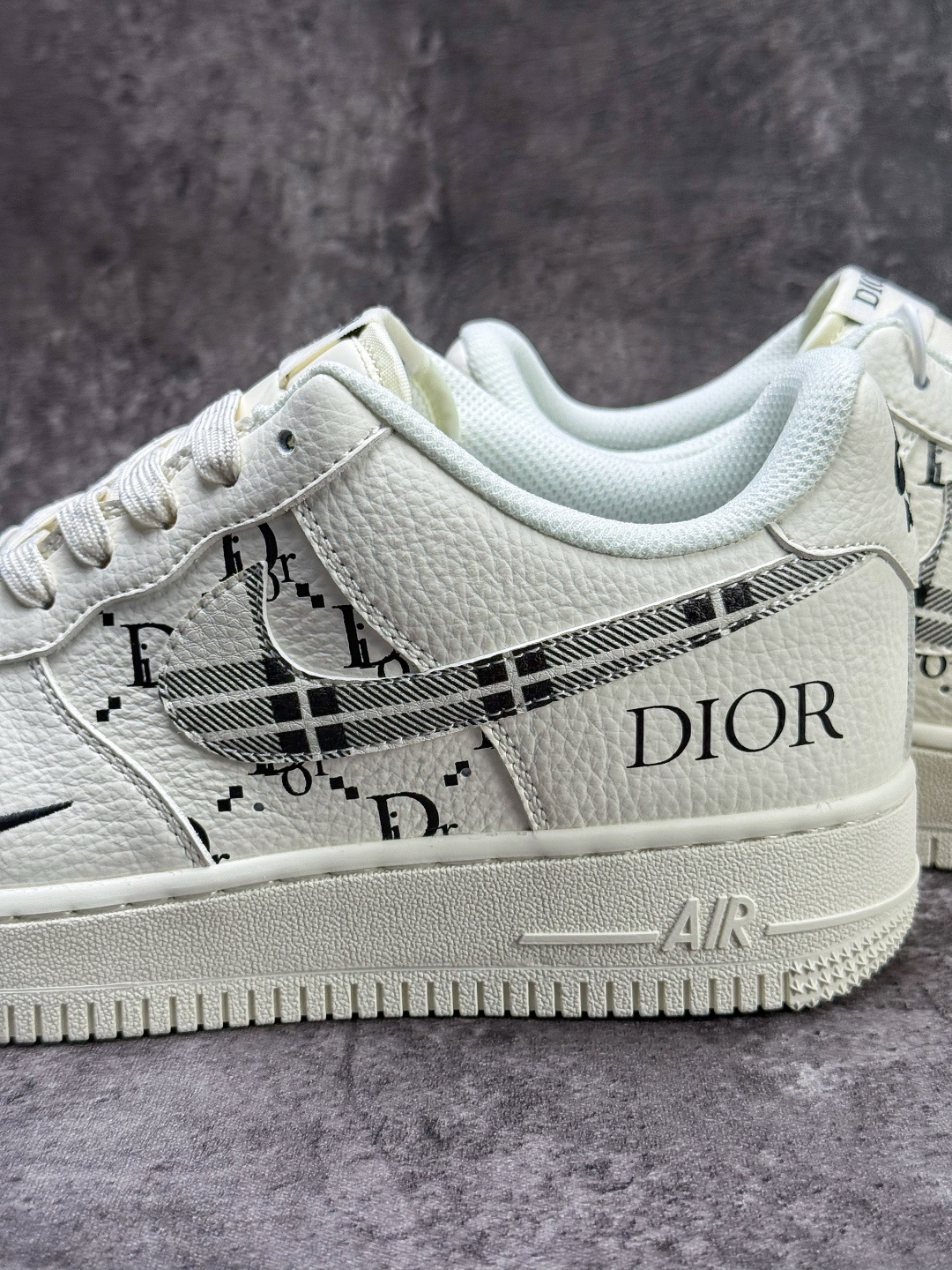 Nike Air Force 1 Low 07 x DIOR 白黑小勾 KG6699-F38