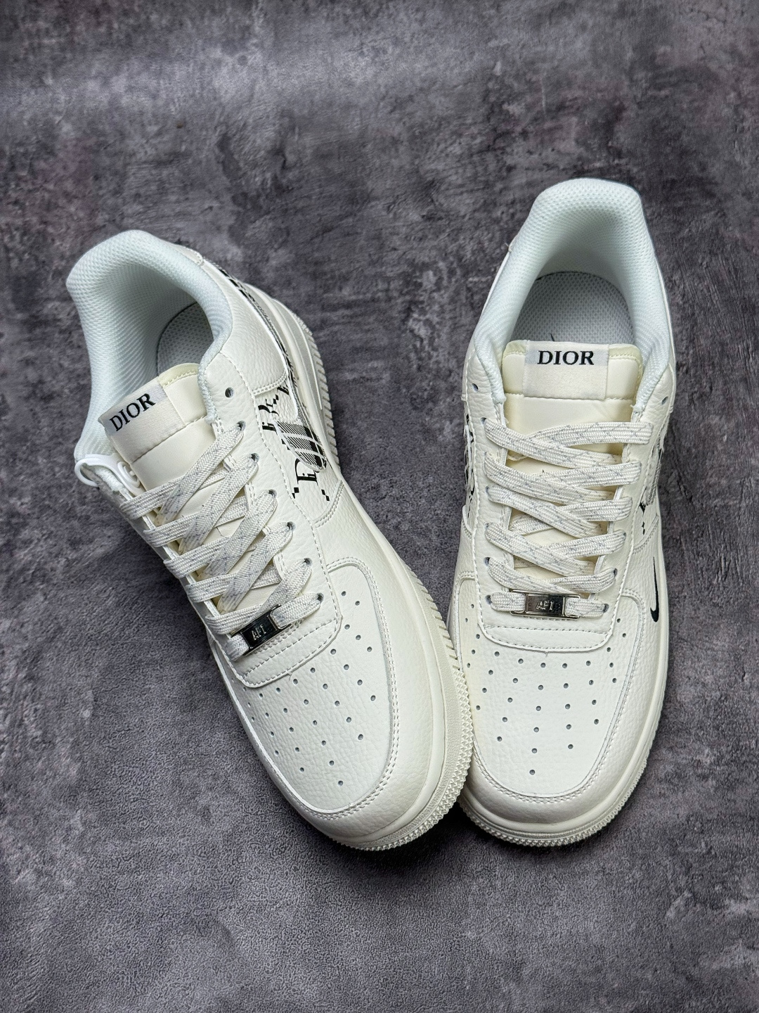 Nike Air Force 1 Low 07 x DIOR 白黑小勾 KG6699-F38