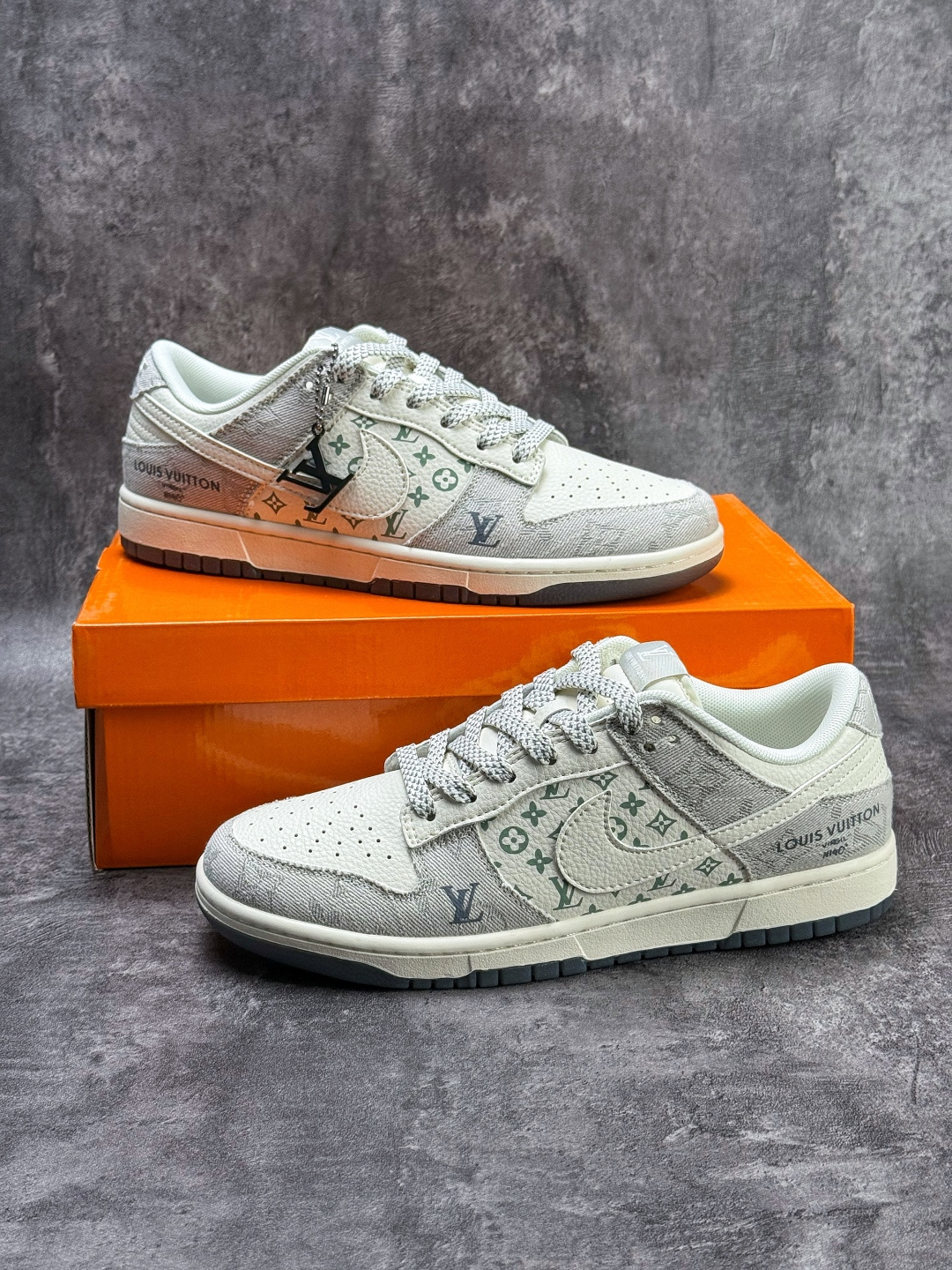 Nike SB Dunk Low x Louis Vuitton 灰白满天星 XX3168-141