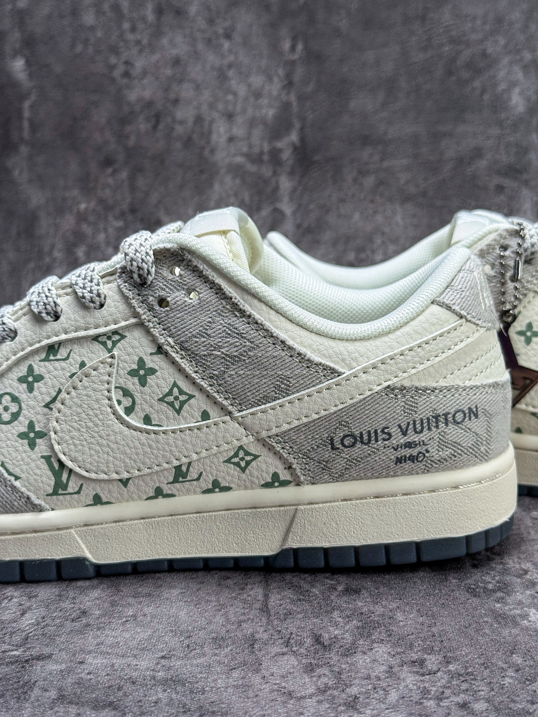 Nike SB Dunk Low x Louis Vuitton 灰白满天星 XX3168-141