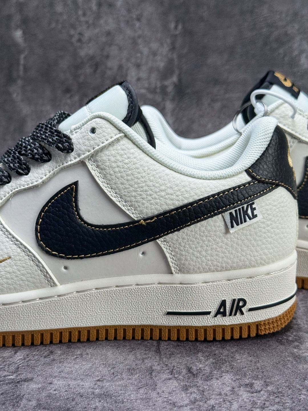 Nike Air Force 1 Low 07 白黑小勾满天星 DN9688-115