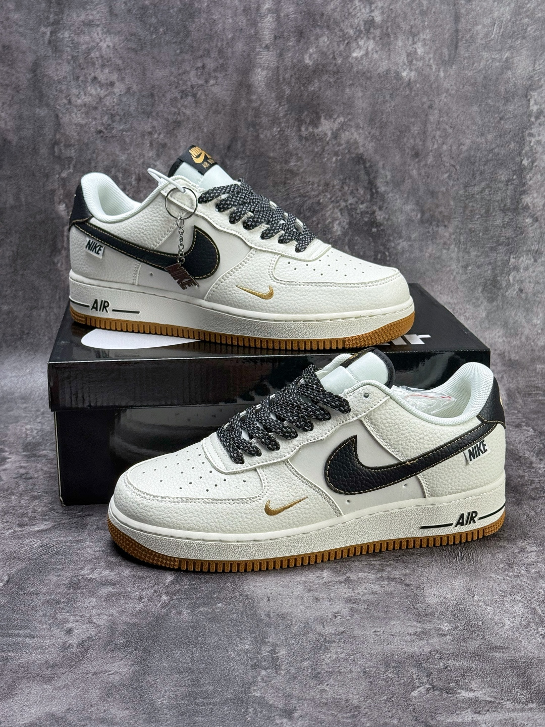 Nike Air Force 1 Low 07 白黑小勾满天星 DN9688-115