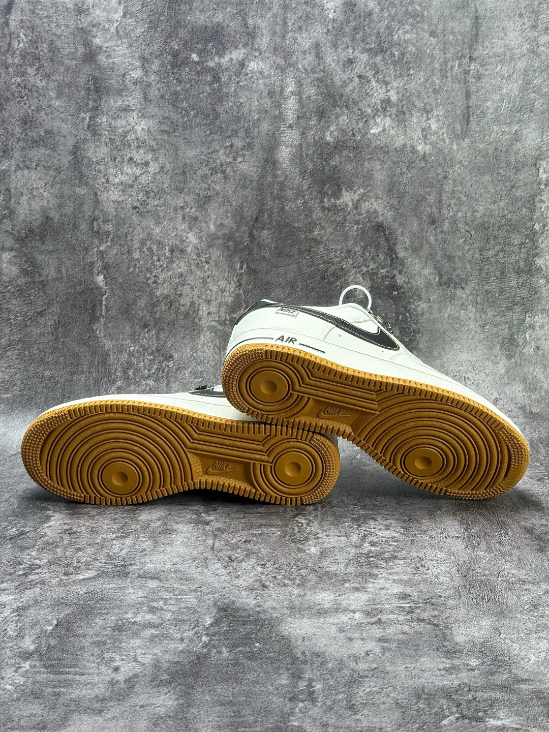 Nike Air Force 1 Low 07 白黑小勾满天星 DN9688-115