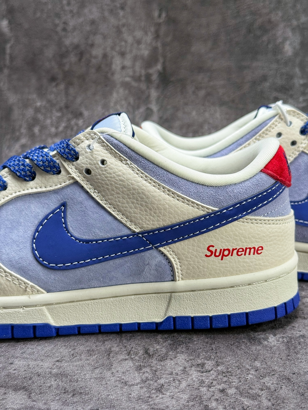 Nike SB Dunk Low x Superme 白蓝小勾满天星 TX1688-005-莆田鞋,莆田鞋货源,高仿鞋,高仿鞋货源,安福档口,莆田高仿鞋,莆田鞋批发,高仿鞋批发,莆田高仿运动鞋,高仿运动鞋,莆田运动鞋 Nike SB Dunk Low x Superme 白蓝小勾满天星 TX1688-005