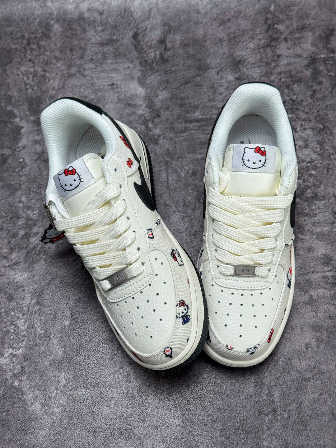Nike Air Force 1 Low 07 x Superme x Hello Kitty 白黑小勾 NH0601-607-莆田鞋,莆田鞋货源,高仿鞋,高仿鞋货源,安福档口,莆田高仿鞋,莆田鞋批发,高仿鞋批发,莆田高仿运动鞋,高仿运动鞋,莆田运动鞋 Nike Air Force 1 Low 07 x Superme x Hello Kitty 白黑小勾 NH0601-607