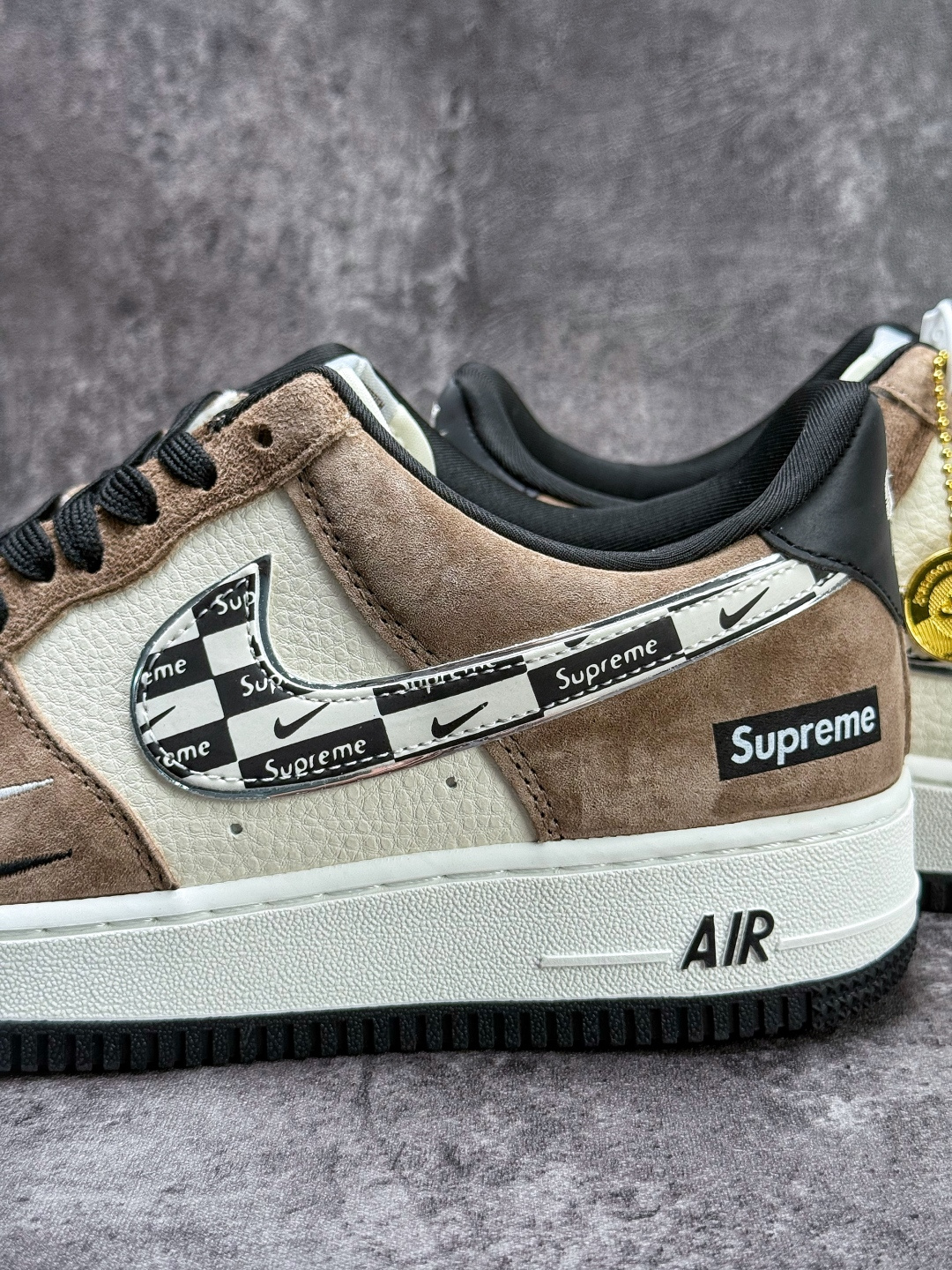 Nike Air Force 1 Low 07 x Superme 棕白黑双小勾 WY0655-101