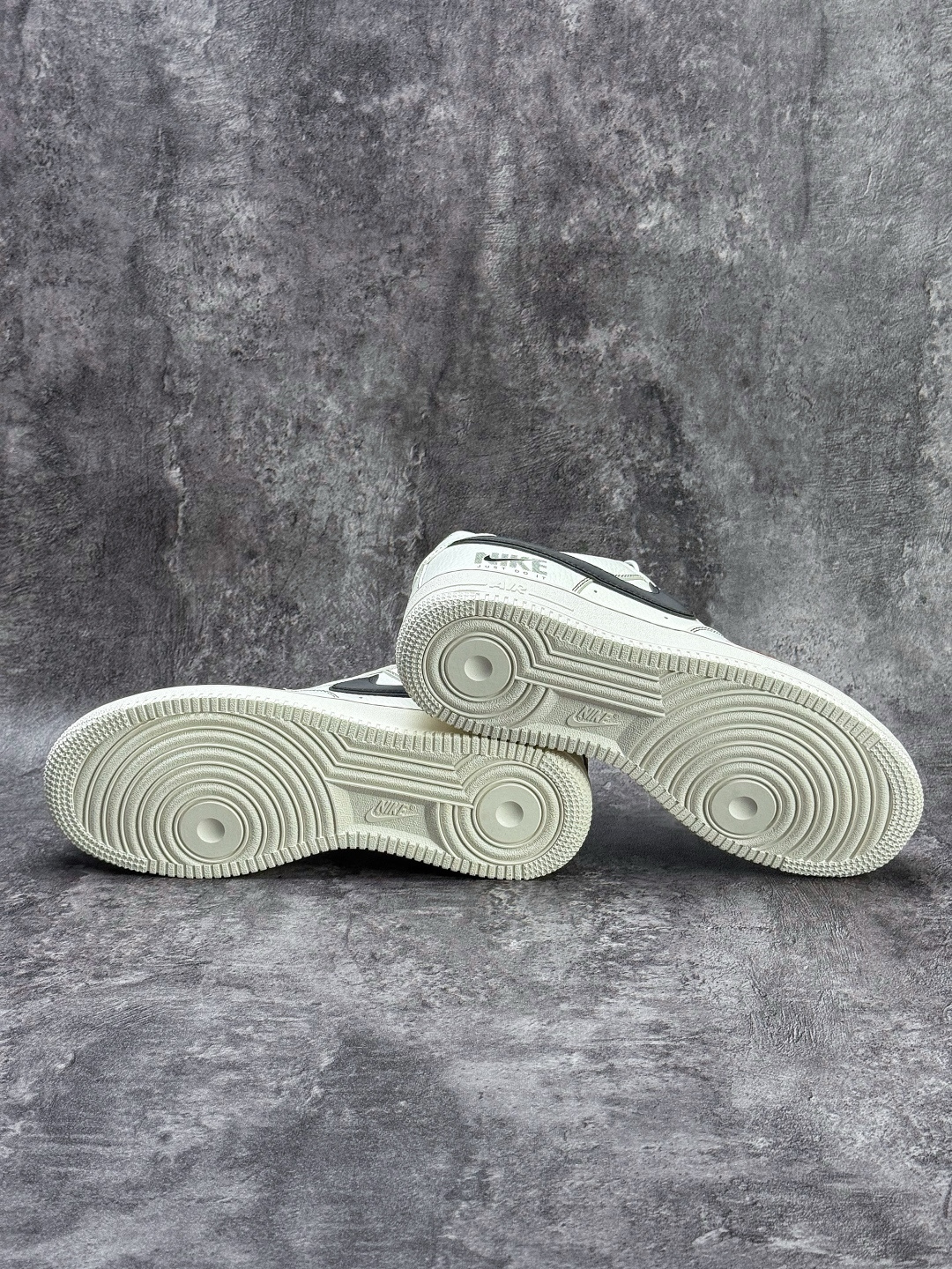 Nike Air Force 1 Low 07 白黑小勾 MM3399-826