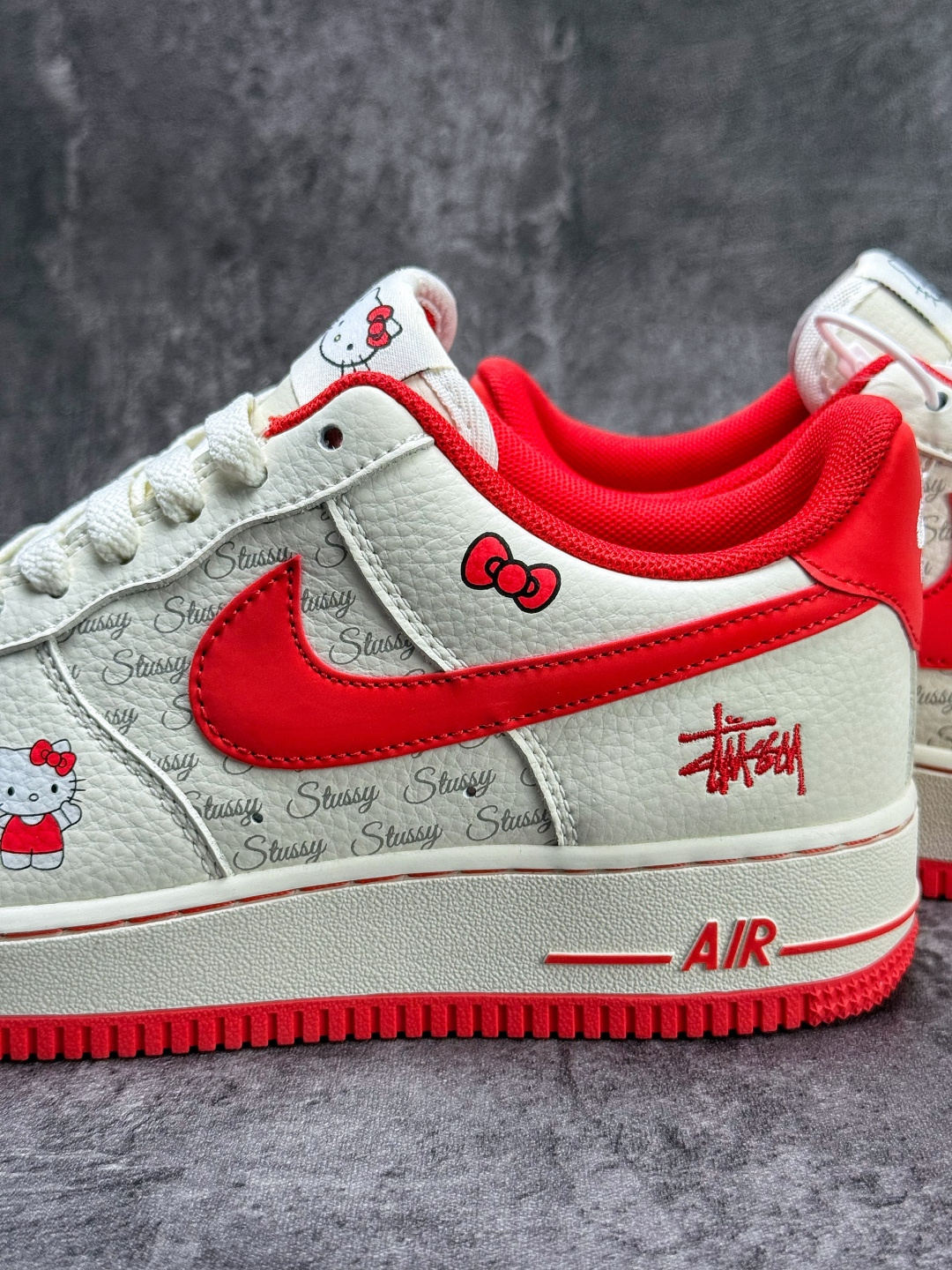 Nike Air Force 1 Low 07 x Stussy x Hello Kitty 白红 QZ6683-902