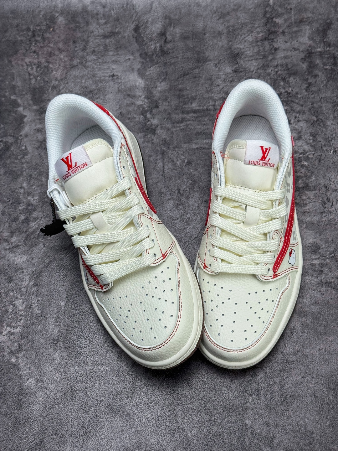 230 Travis Scott x Nike Air Jordan 1 Low x Louis Vuitton x Hello Kitty Air Jordan 1 Low 反转白红倒钩 纯原版本 HF0591-001-Chinese UA Cheap High Quatity Brand Clothes Bags handbags Sneakers wholesale wholesaler seller from China Factory suppliers Fashion Clothing Shoes best Quality Beautiful Price 230 Travis Scott x Nike Air Jordan 1 Low x Louis Vuitton x Hello Kitty Air Jordan 1 Low 反转白红倒钩 纯原版本 HF0591-001