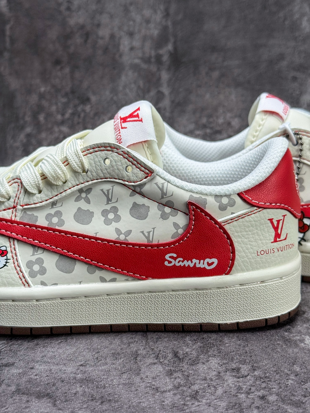 230 Travis Scott x Nike Air Jordan 1 Low x Louis Vuitton x Hello Kitty Air Jordan 1 Low 反转白红倒钩 纯原版本 HF0591-001-Chinese UA Cheap High Quatity Brand Clothes Bags handbags Sneakers wholesale wholesaler seller from China Factory suppliers Fashion Clothing Shoes best Quality Beautiful Price 230 Travis Scott x Nike Air Jordan 1 Low x Louis Vuitton x Hello Kitty Air Jordan 1 Low 反转白红倒钩 纯原版本 HF0591-001