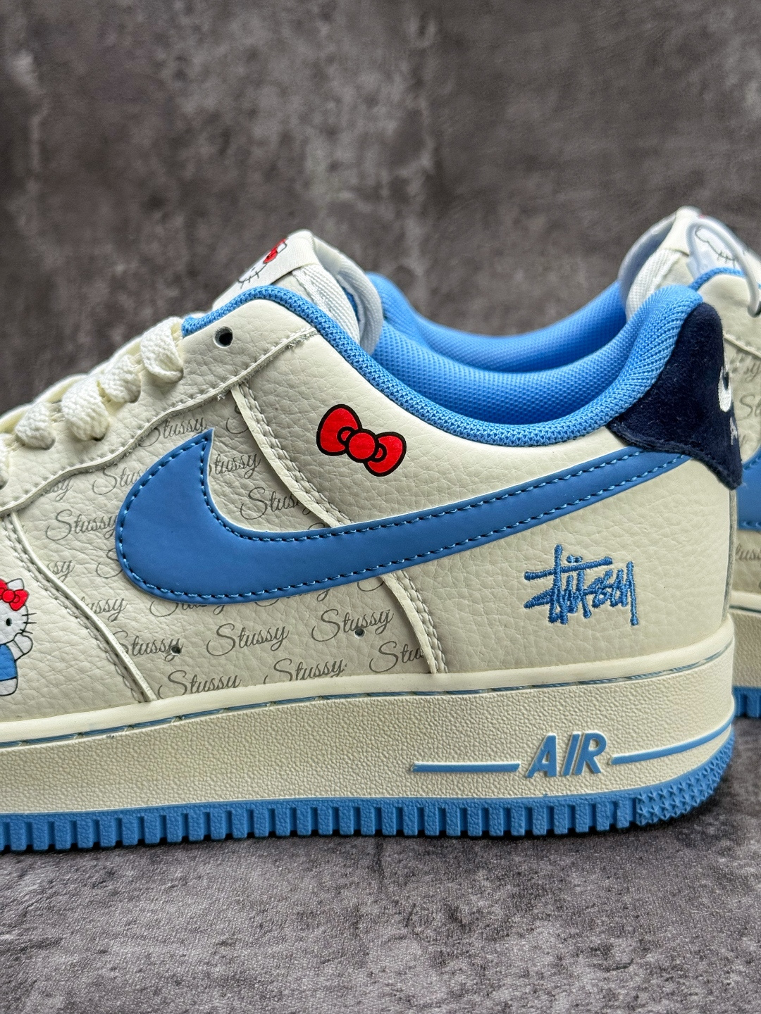 210 Nike Air Force 1 Low 07 x Stussy x Hello Kitty 白蓝 QZ6683-901