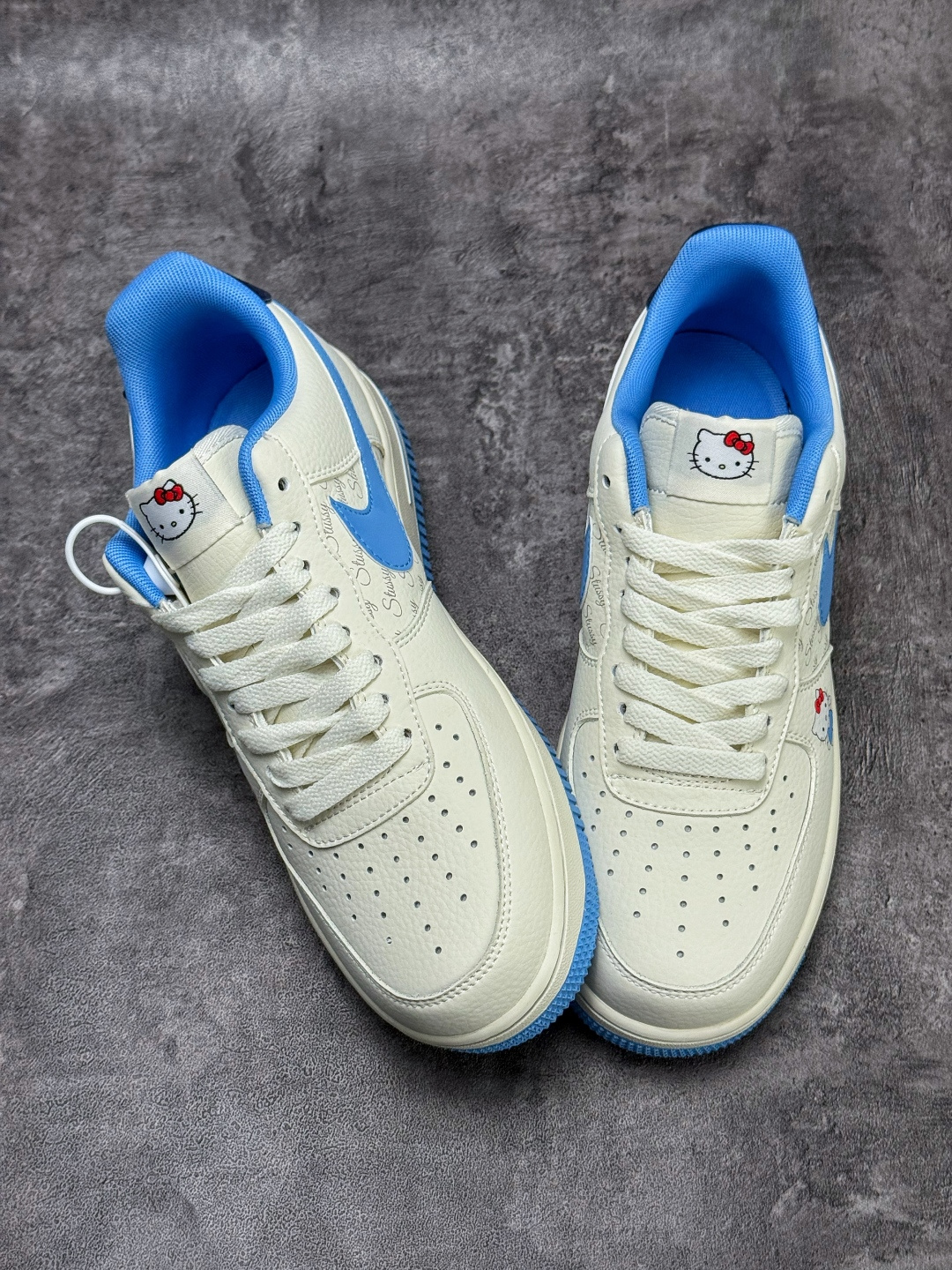 210 Nike Air Force 1 Low 07 x Stussy x Hello Kitty 白蓝 QZ6683-901