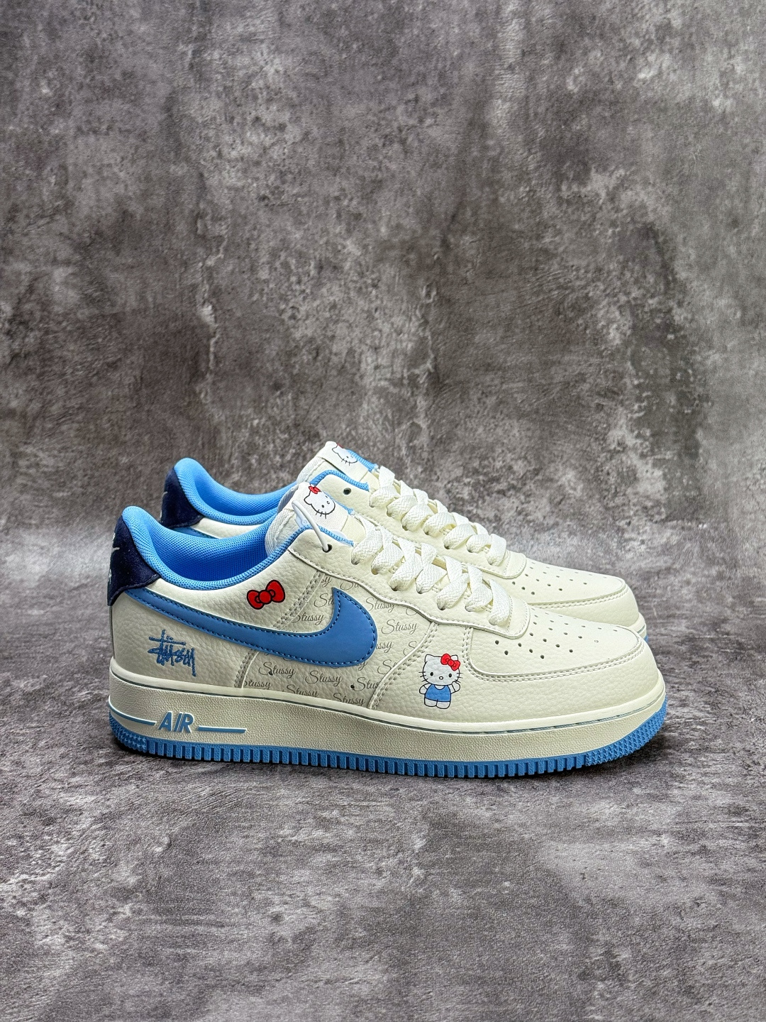 210 Nike Air Force 1 Low 07 x Stussy x Hello Kitty 白蓝 QZ6683-901