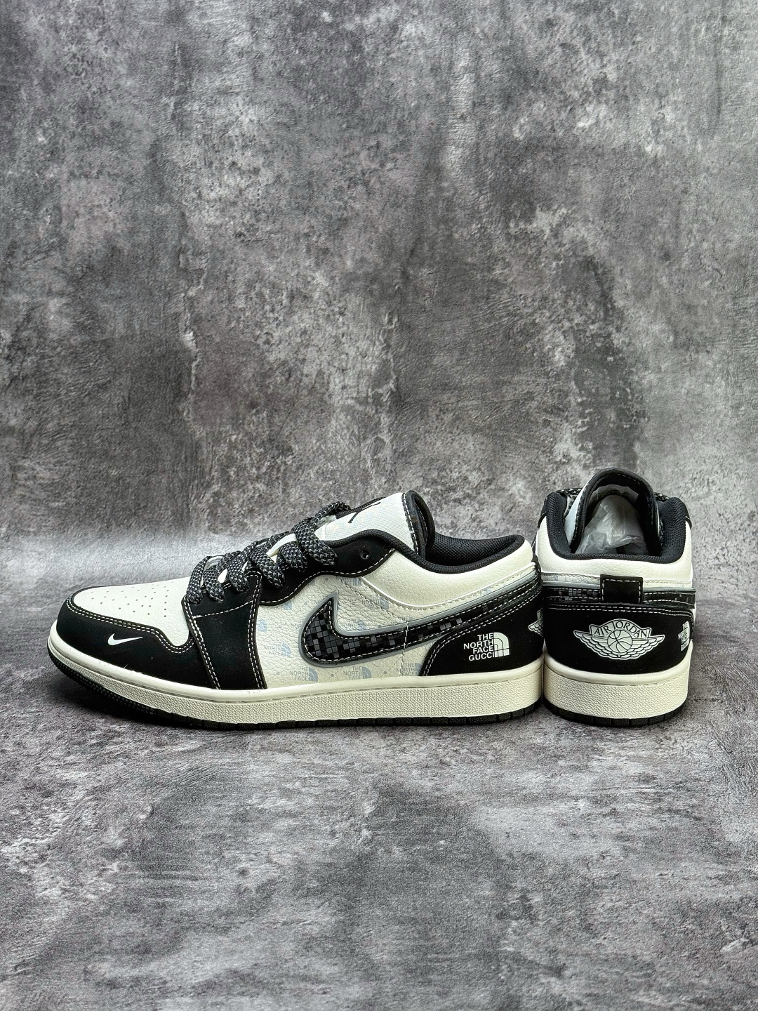 Nike Jordan Air Jordan 1 x The North Face 黑白小勾满天星 CW6688-107-莆田鞋,莆田鞋货源,高仿鞋,高仿鞋货源,安福档口,莆田高仿鞋,莆田鞋批发,高仿鞋批发,莆田高仿运动鞋,高仿运动鞋,莆田运动鞋 Nike Jordan Air Jordan 1 x The North Face 黑白小勾满天星 CW6688-107