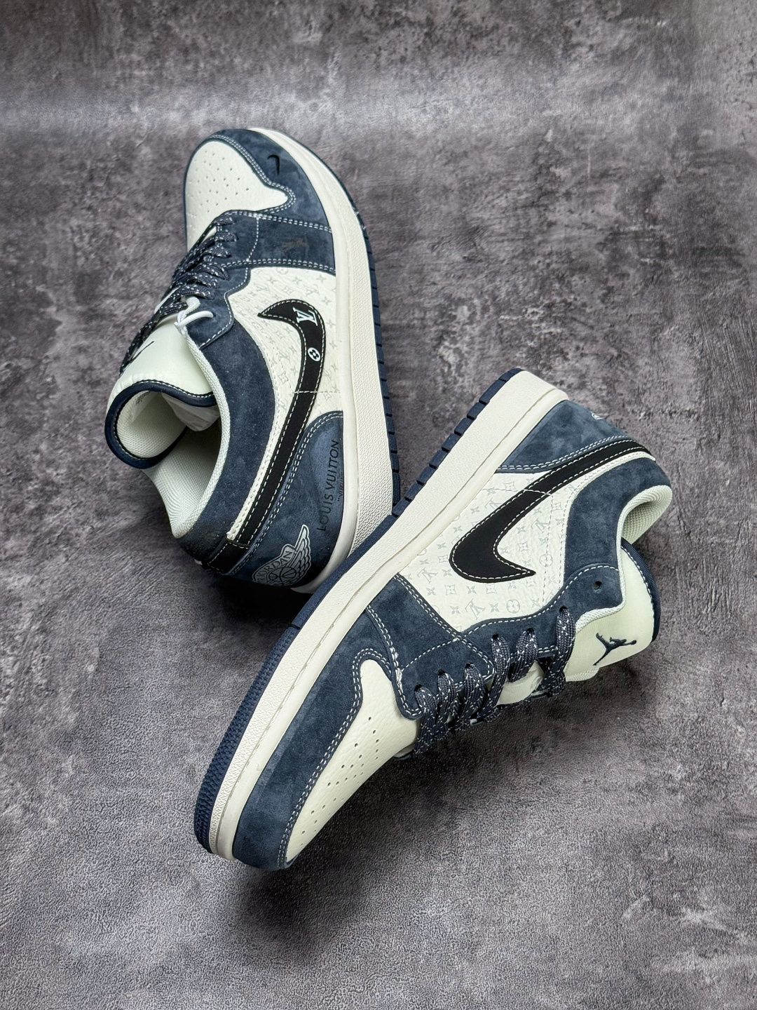 Air Jordan 1 Retro Low x Louis Vuitton 灰白小勾满天星 KG6669-F57-莆田鞋,莆田鞋货源,高仿鞋,高仿鞋货源,安福档口,莆田高仿鞋,莆田鞋批发,高仿鞋批发,莆田高仿运动鞋,高仿运动鞋,莆田运动鞋 Air Jordan 1 Retro Low x Louis Vuitton 灰白小勾满天星 KG6669-F57