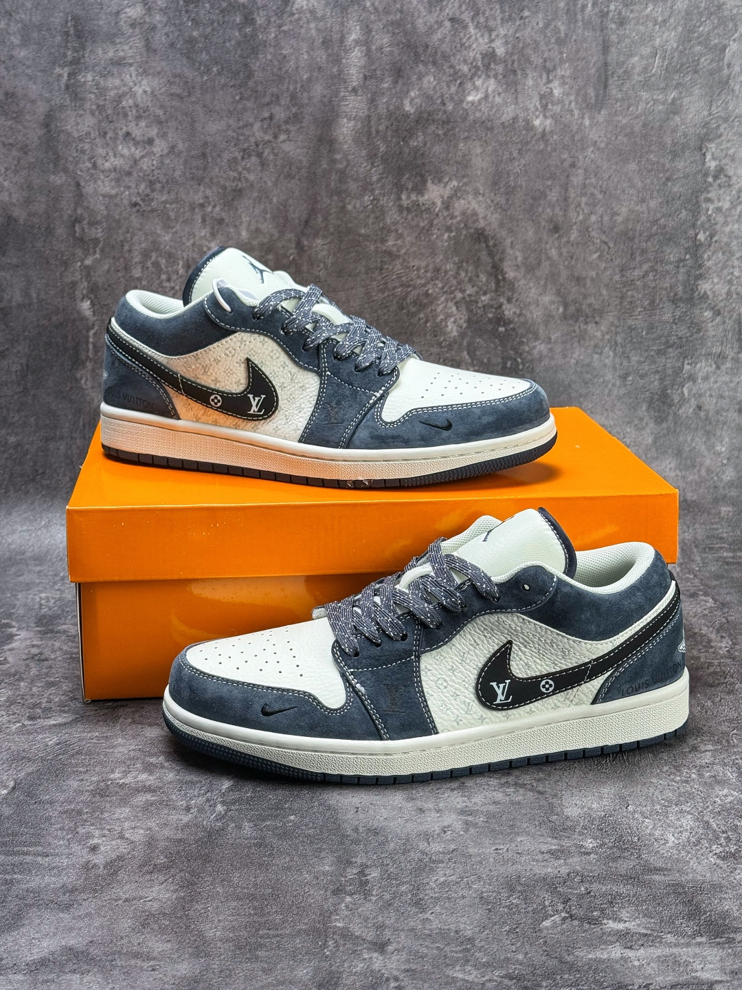 Air Jordan 1 Retro Low x Louis Vuitton 灰白小勾满天星 KG6669-F57-莆田鞋,莆田鞋货源,高仿鞋,高仿鞋货源,安福档口,莆田高仿鞋,莆田鞋批发,高仿鞋批发,莆田高仿运动鞋,高仿运动鞋,莆田运动鞋 Air Jordan 1 Retro Low x Louis Vuitton 灰白小勾满天星 KG6669-F57