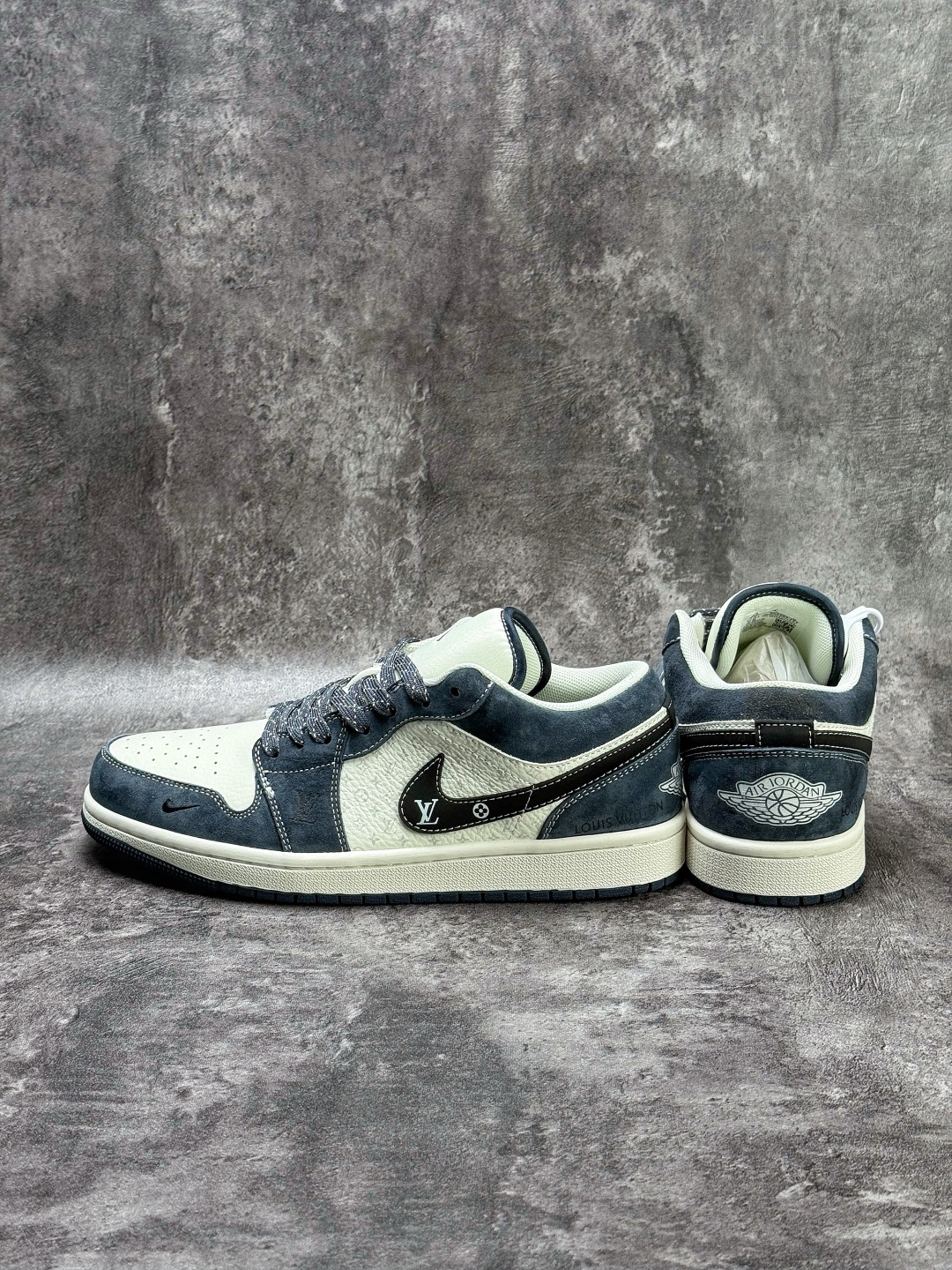 Air Jordan 1 Retro Low x Louis Vuitton 灰白小勾满天星 KG6669-F57-莆田鞋,莆田鞋货源,高仿鞋,高仿鞋货源,安福档口,莆田高仿鞋,莆田鞋批发,高仿鞋批发,莆田高仿运动鞋,高仿运动鞋,莆田运动鞋 Air Jordan 1 Retro Low x Louis Vuitton 灰白小勾满天星 KG6669-F57