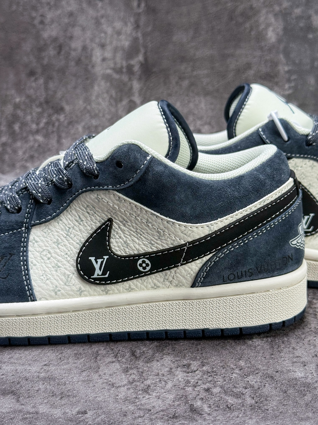 Air Jordan 1 Retro Low x Louis Vuitton 灰白小勾满天星 KG6669-F57-莆田鞋,莆田鞋货源,高仿鞋,高仿鞋货源,安福档口,莆田高仿鞋,莆田鞋批发,高仿鞋批发,莆田高仿运动鞋,高仿运动鞋,莆田运动鞋 Air Jordan 1 Retro Low x Louis Vuitton 灰白小勾满天星 KG6669-F57
