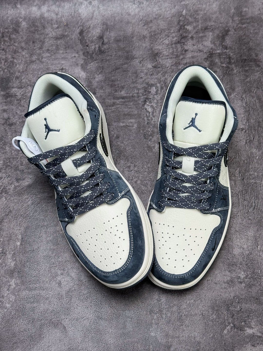 Air Jordan 1 Retro Low x Louis Vuitton 灰白小勾满天星 KG6669-F57-莆田鞋,莆田鞋货源,高仿鞋,高仿鞋货源,安福档口,莆田高仿鞋,莆田鞋批发,高仿鞋批发,莆田高仿运动鞋,高仿运动鞋,莆田运动鞋 Air Jordan 1 Retro Low x Louis Vuitton 灰白小勾满天星 KG6669-F57