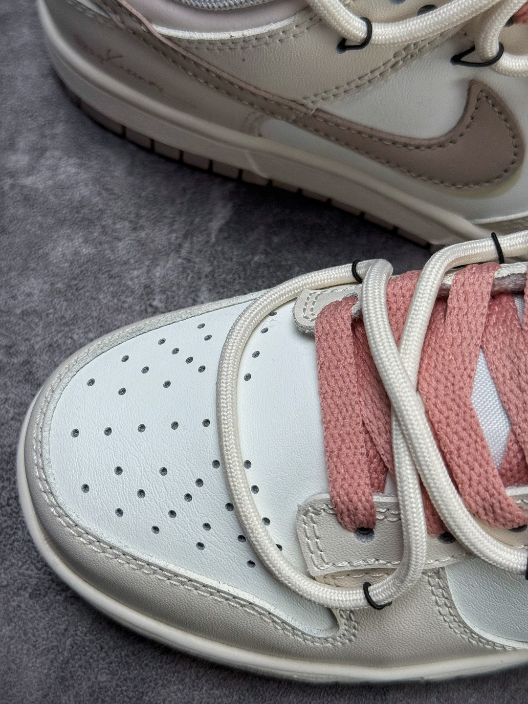 Nike SB Dunk Low 米白绑带 PG0510-057