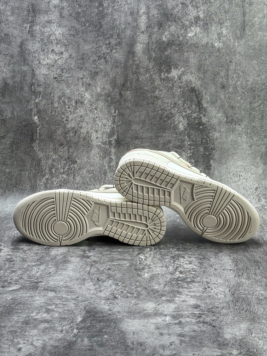Nike SB Dunk Low 米白绑带 PG0510-057