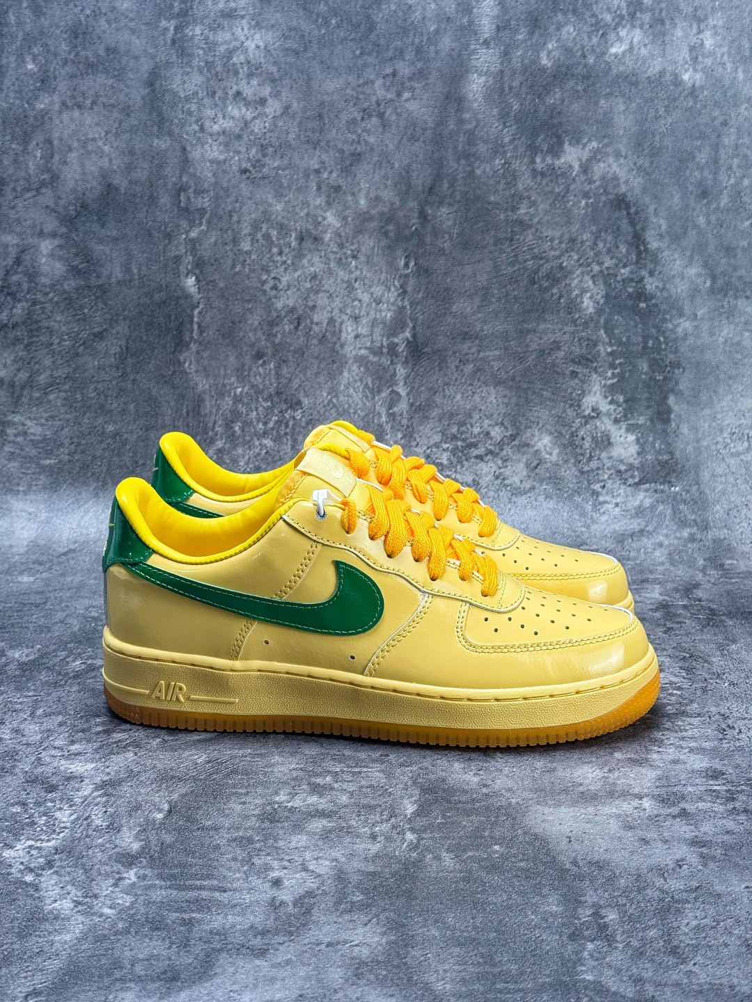 Nike Air Force 1 Low 07 黄绿漆皮 IO4489-700