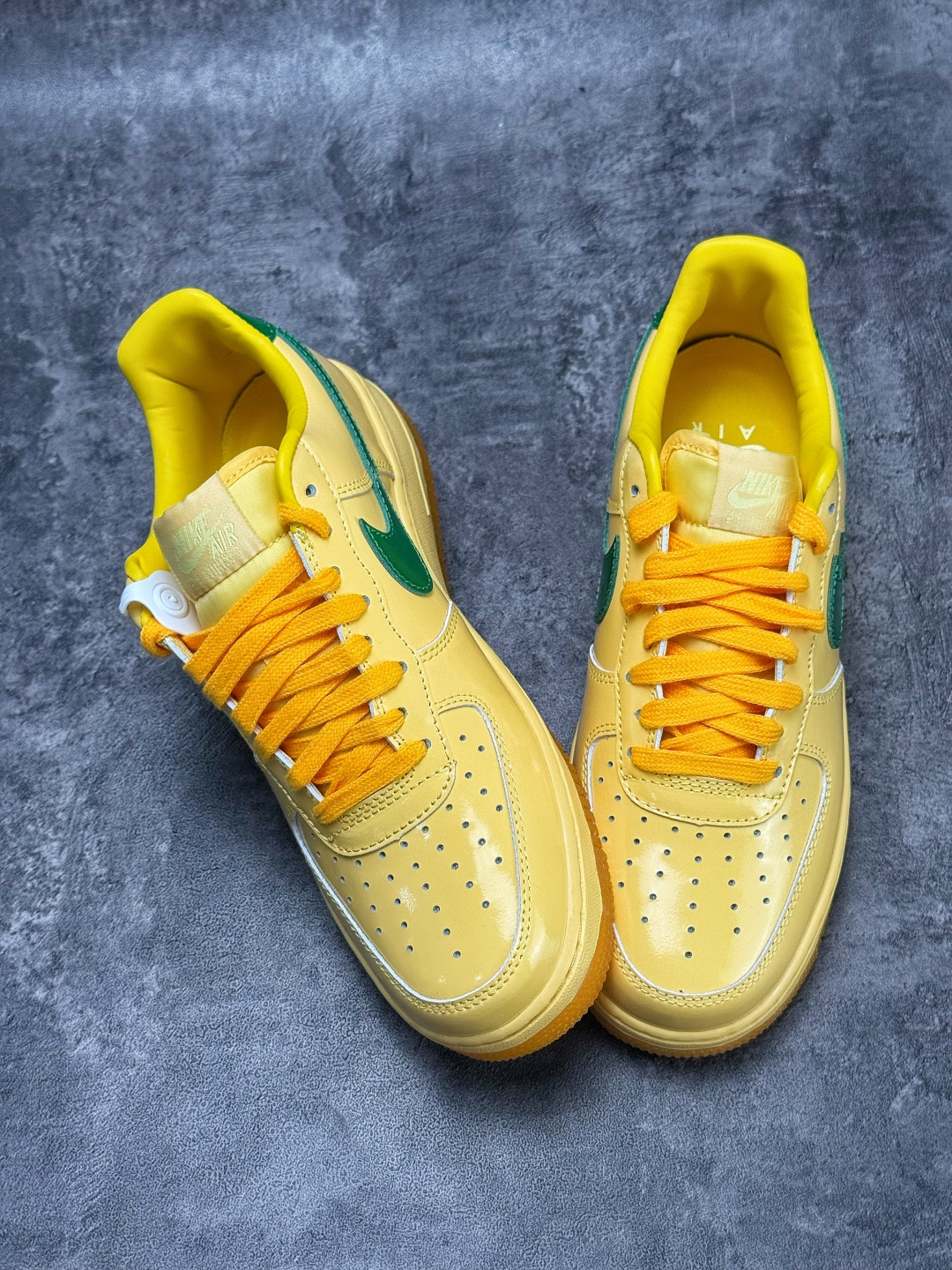 Nike Air Force 1 Low 07 黄绿漆皮 IO4489-700