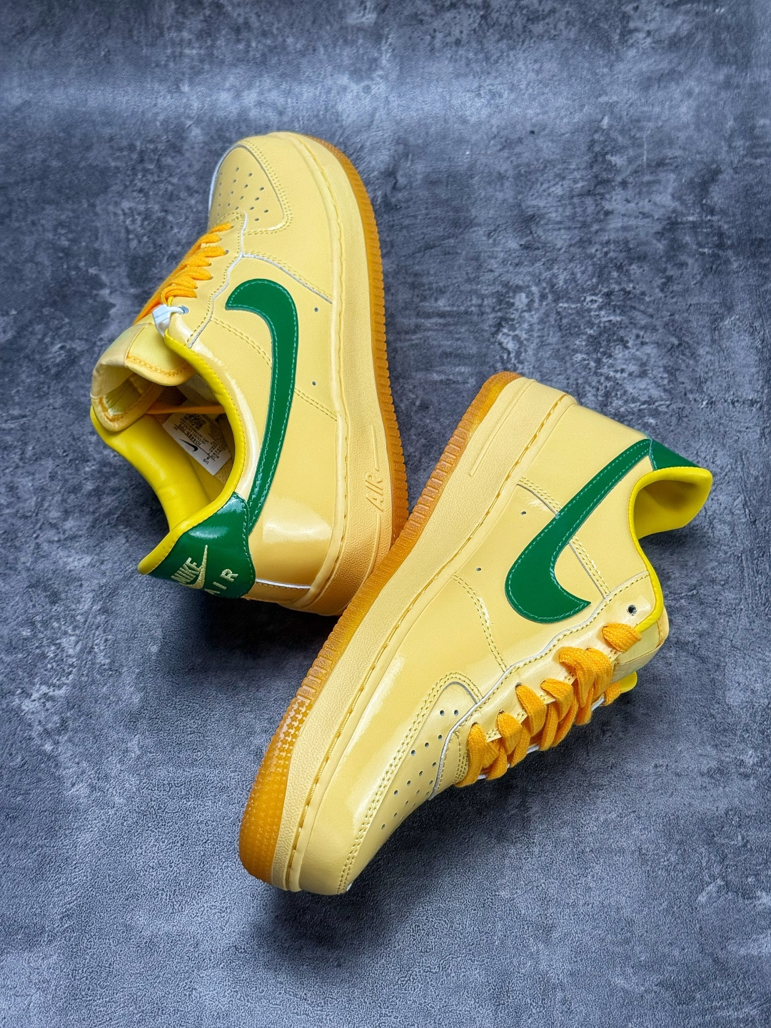 Nike Air Force 1 Low 07 黄绿漆皮 IO4489-700