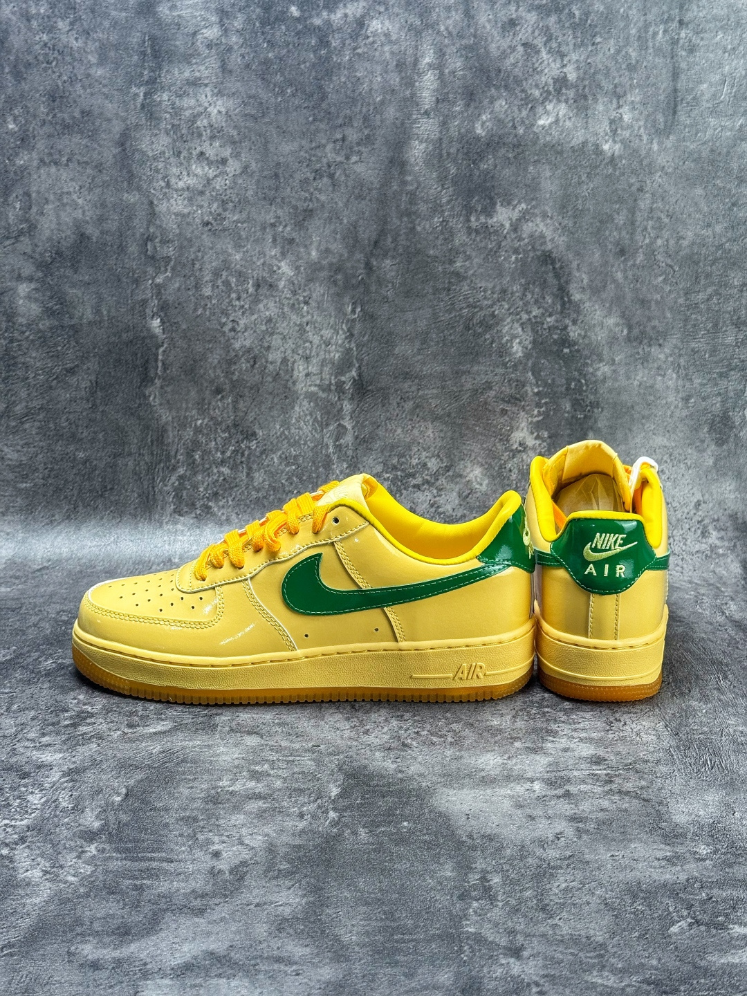 Nike Air Force 1 Low 07 黄绿漆皮 IO4489-700