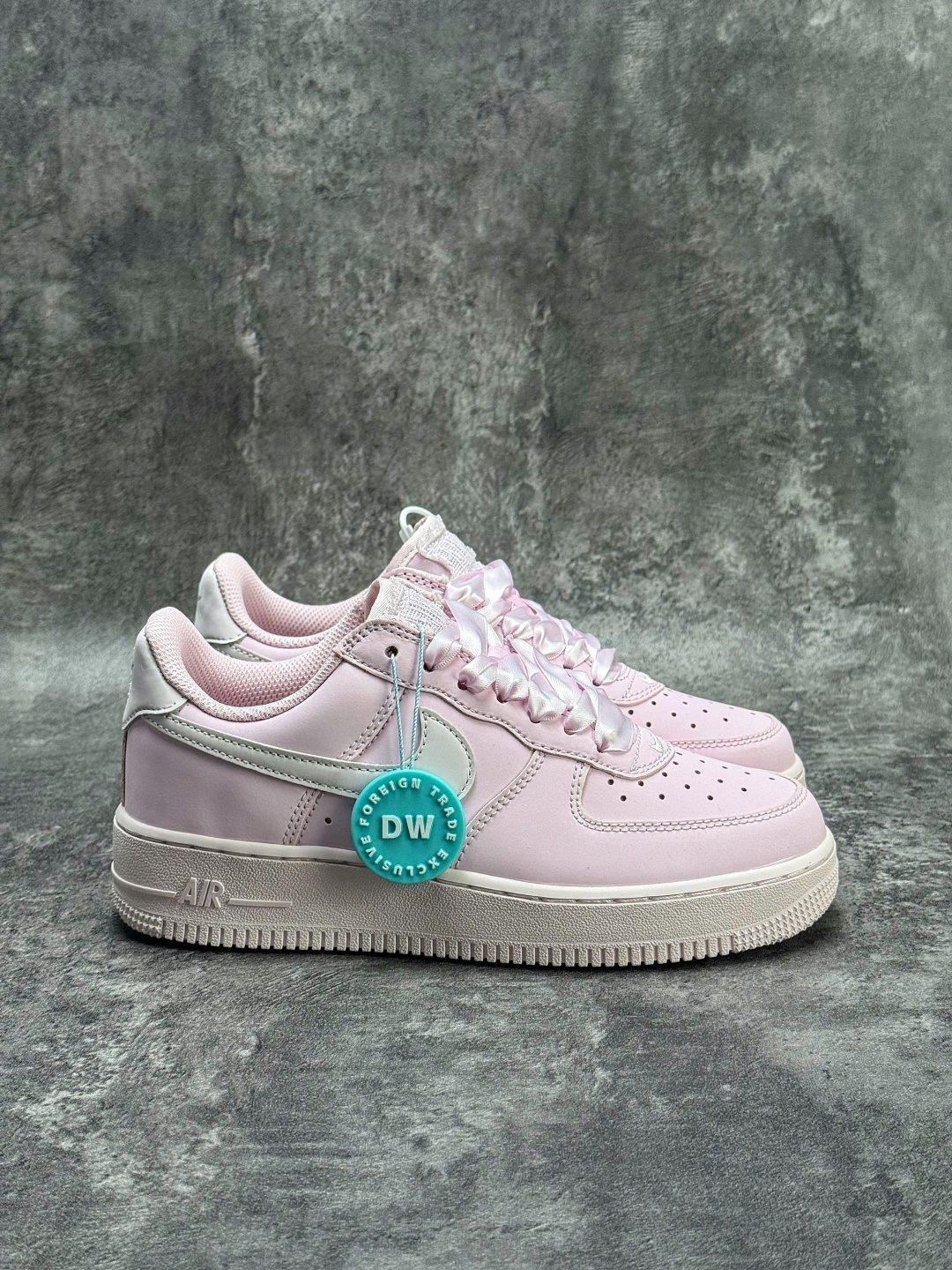Nike Air Force 1 Low 07 粉白 IR0871-600