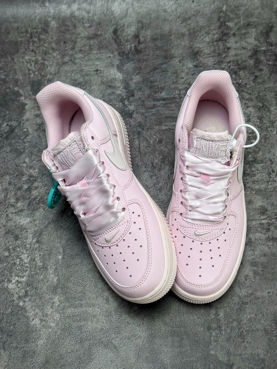 Nike Air Force 1 Low 07 粉白 IR0871-600