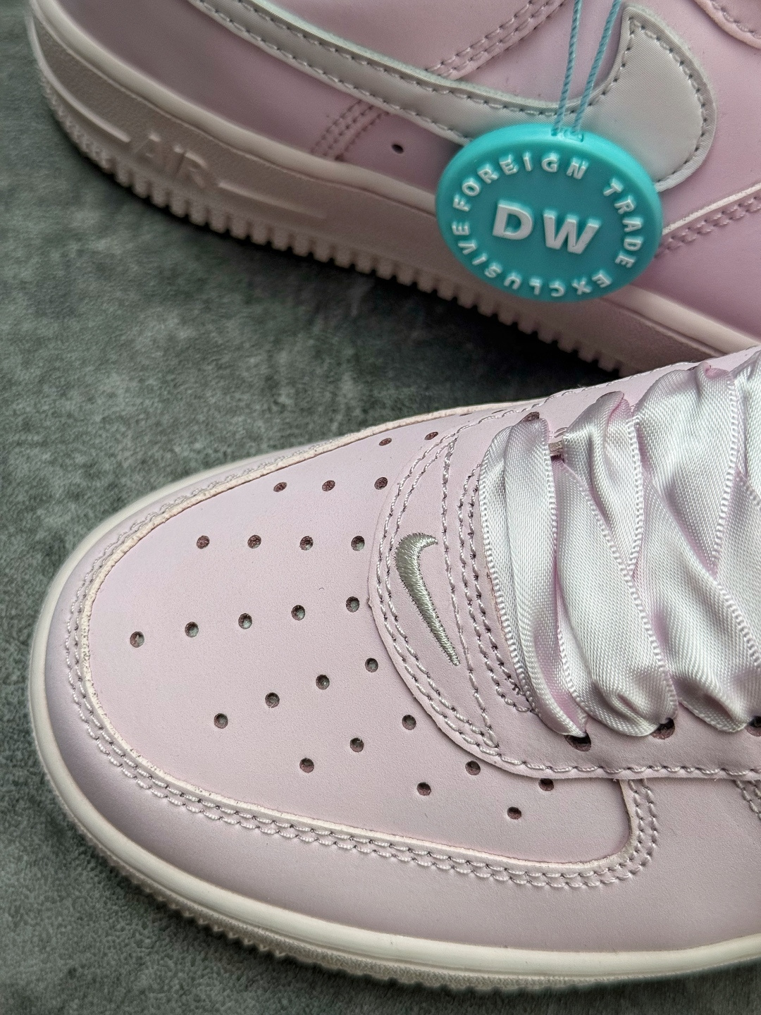 Nike Air Force 1 Low 07 粉白 IR0871-600