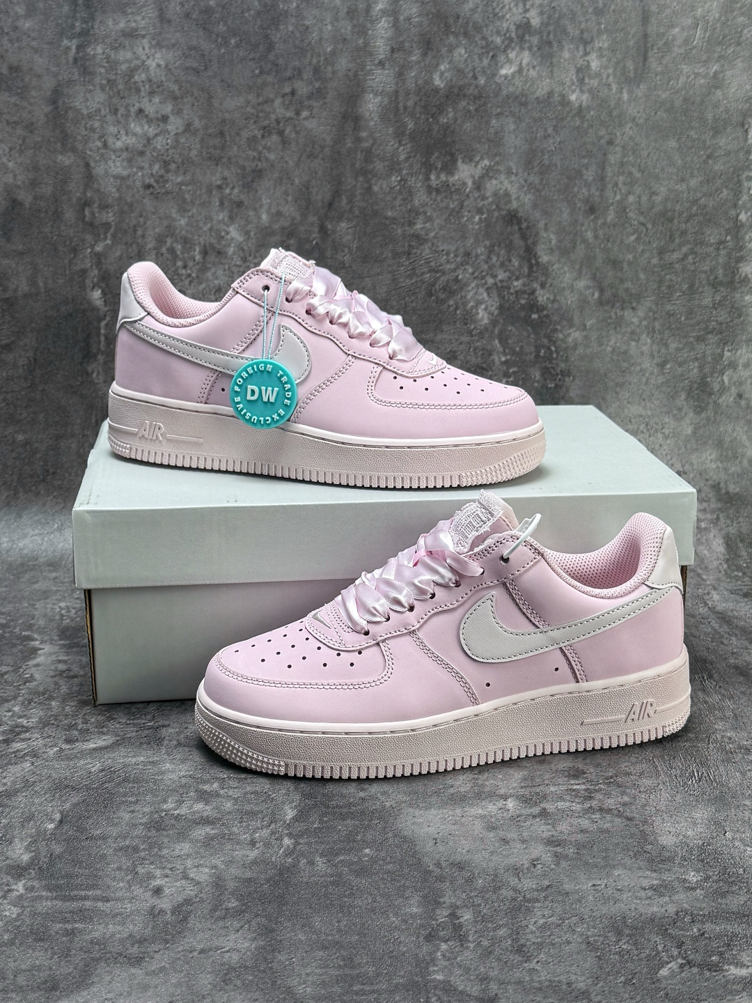 Nike Air Force 1 Low 07 粉白 IR0871-600