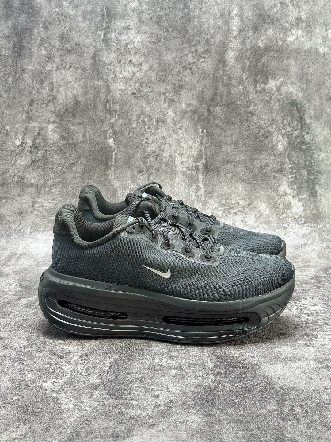 Nike Vomero premium Air气垫40周年 舒适百搭防滑耐磨 支撑缓震低帮 IQ0627-001-莆田鞋,莆田鞋货源,高仿鞋,高仿鞋货源,安福档口,莆田高仿鞋,莆田鞋批发,高仿鞋批发,莆田高仿运动鞋,高仿运动鞋,莆田运动鞋 Nike Vomero premium Air气垫40周年 舒适百搭防滑耐磨 支撑缓震低帮 IQ0627-001