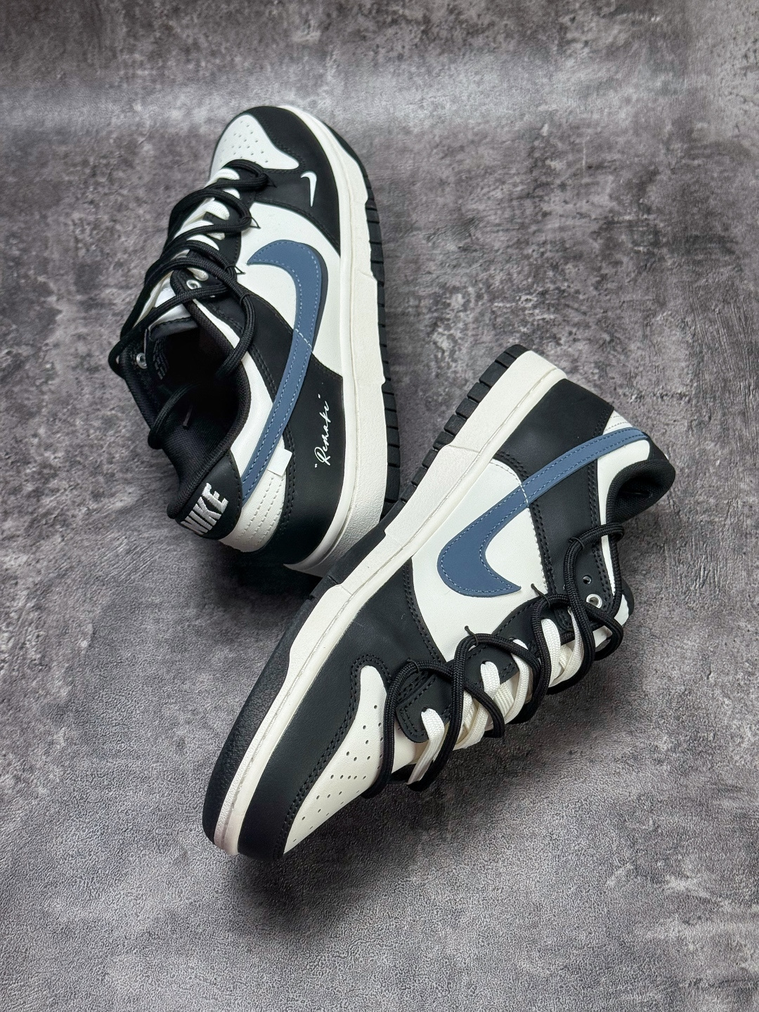 Nike SB Dunk Low 黑白蓝小勾 BB0620-122