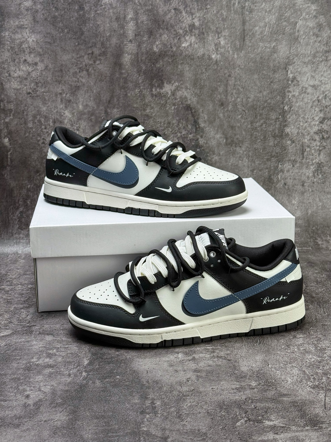 Nike SB Dunk Low 黑白蓝小勾 BB0620-122