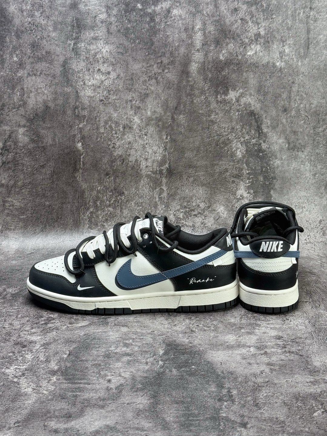 Nike SB Dunk Low 黑白蓝小勾 BB0620-122